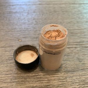 MAC Cosmetics Naked Pigment